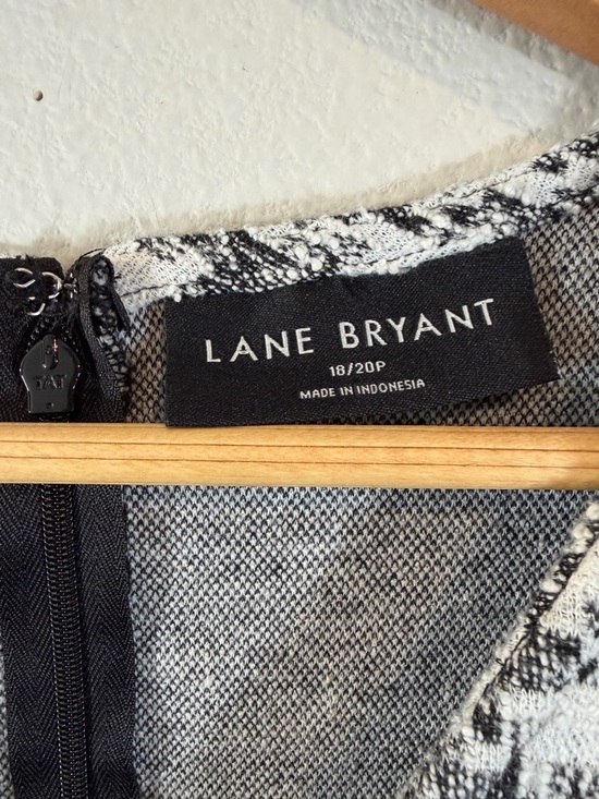 Lane Bryant Lena Midi Fit & Flare Dress Size 18/20P Black White Houndstooth - Picture 4 of 12